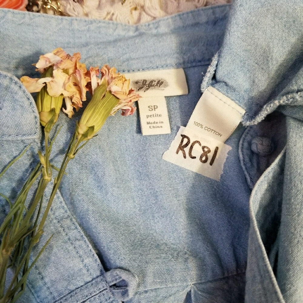 🌻🌺🌻J. JILL DENIM BUTTON UP SHIRT!! - Picture 5 of 6